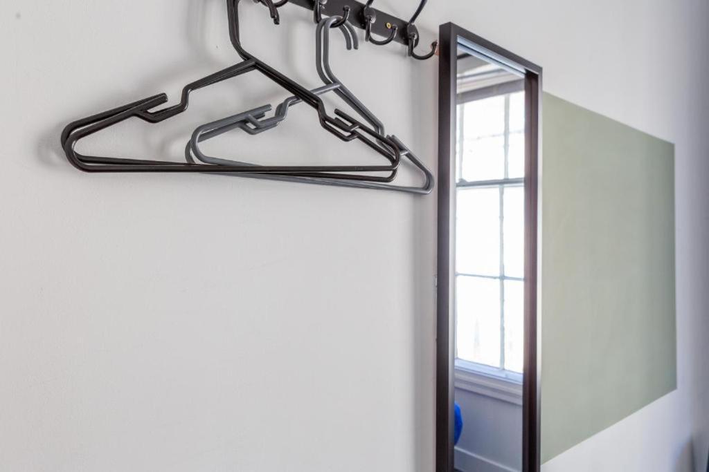 Newcastle'S Most Central Apartment - Sleeps 10 Buitenkant foto
